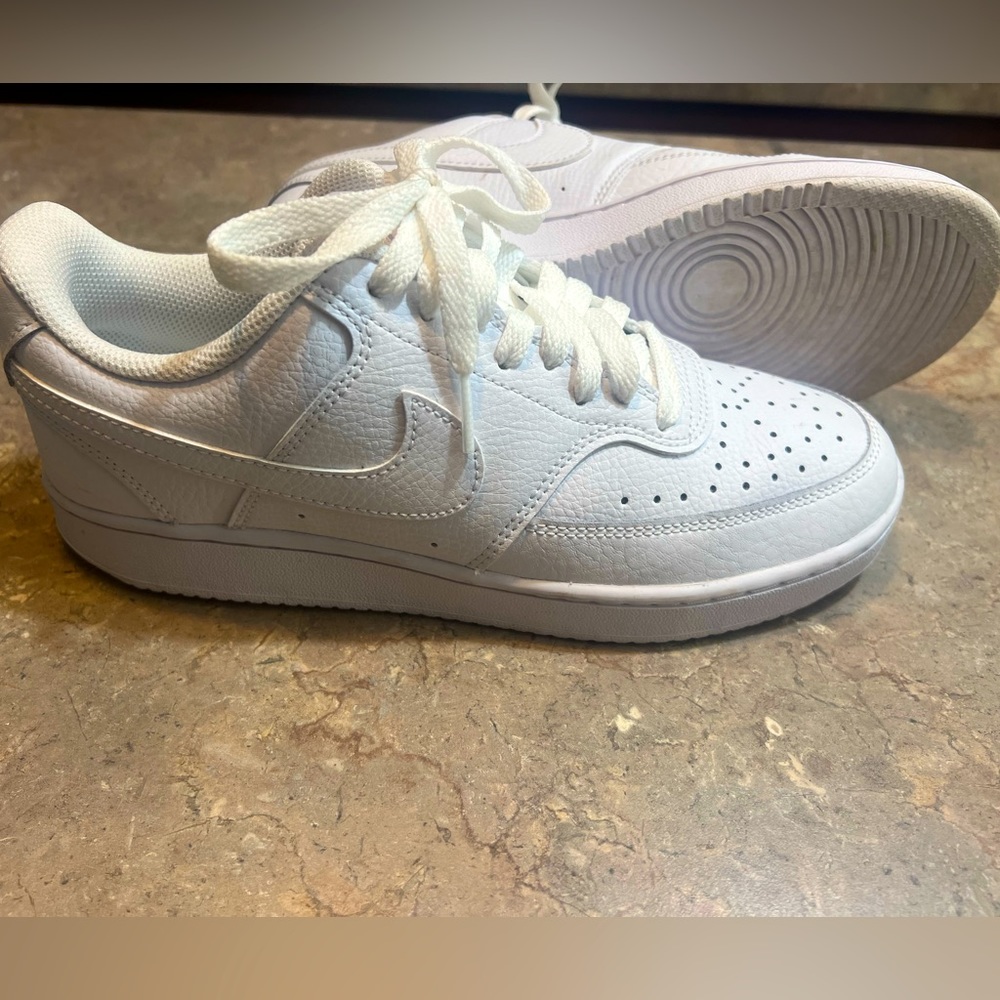 Nike Court Vision Low Women’s Size 8 Shoe